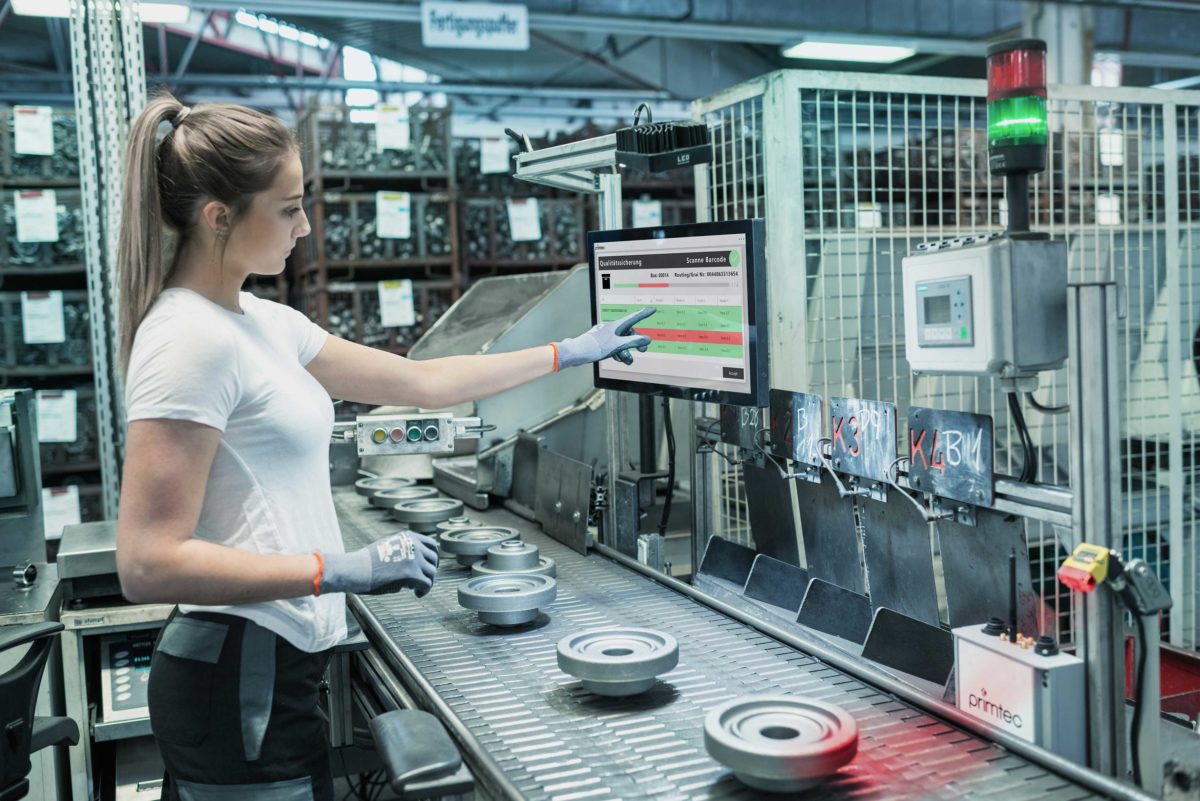 gekennzeichnete Produkte werden von einem IoT Device gesteuerten Barcode Scanner erfasst und in der Applikation dagestellt