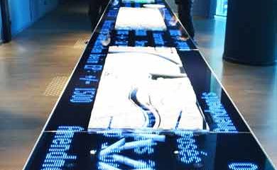 Multimedia Tisch EU Parlament